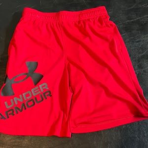 Under Armour, boys shorts, size youth medium